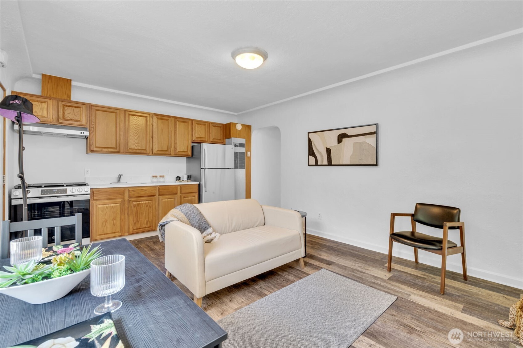 Seattle, Washington 98106, United States, 1 Bedroom Bedrooms, ,1 BathroomBathrooms,Residential,Pending,182390