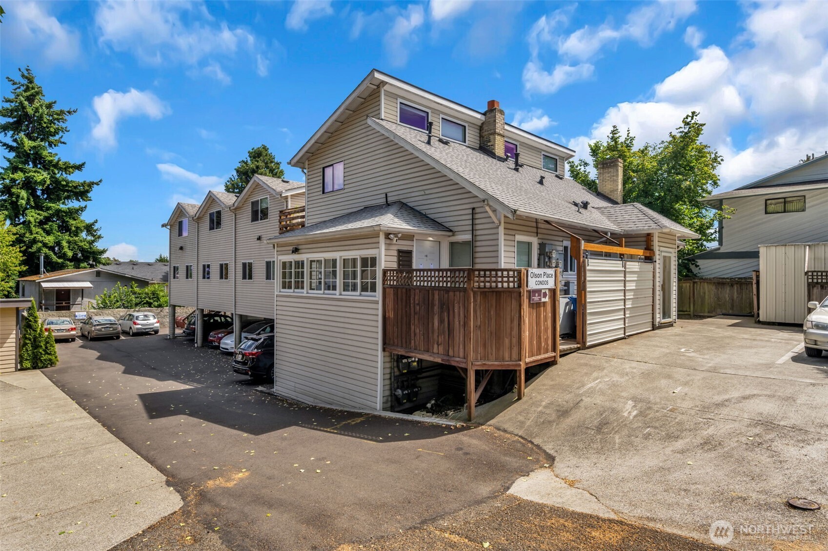 Seattle, Washington 98106, United States, 1 Bedroom Bedrooms, ,1 BathroomBathrooms,Residential,Pending,182390