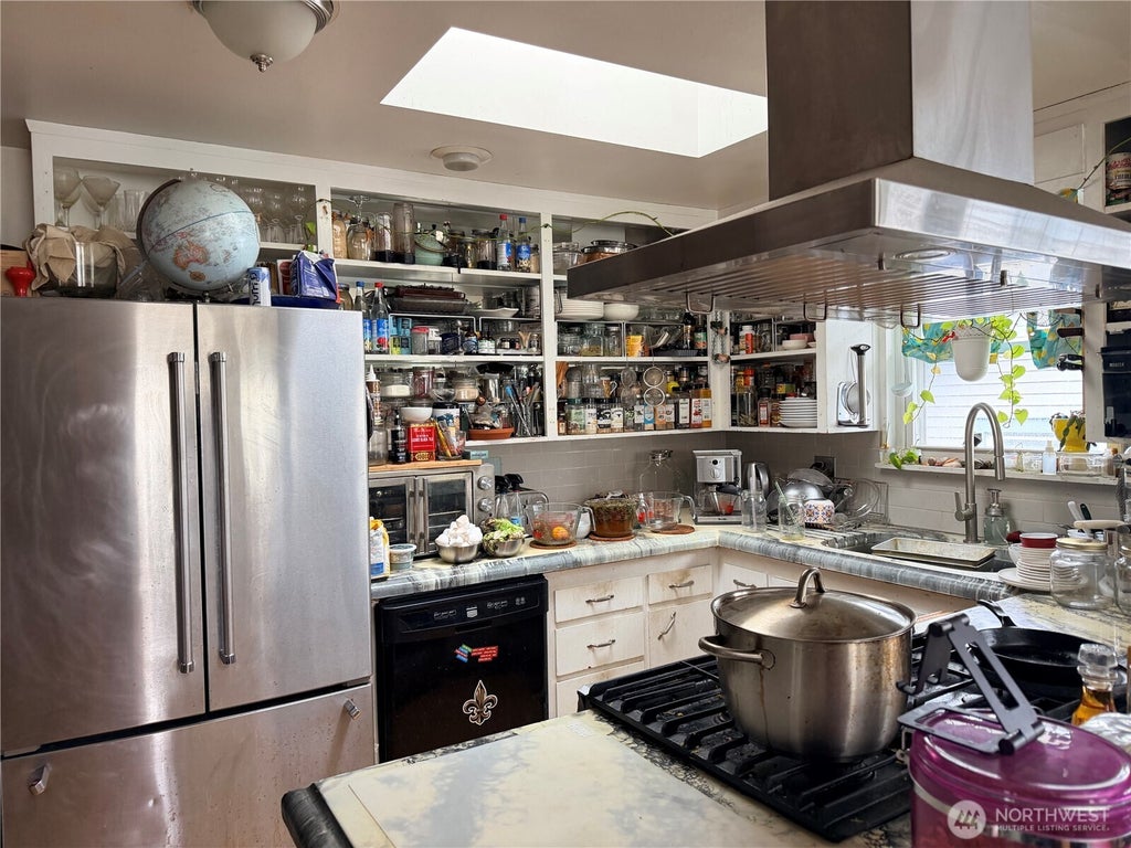 Photo of 8629 16th Avenue SW, Seattle, WA 98106 (MLS # 2586718)