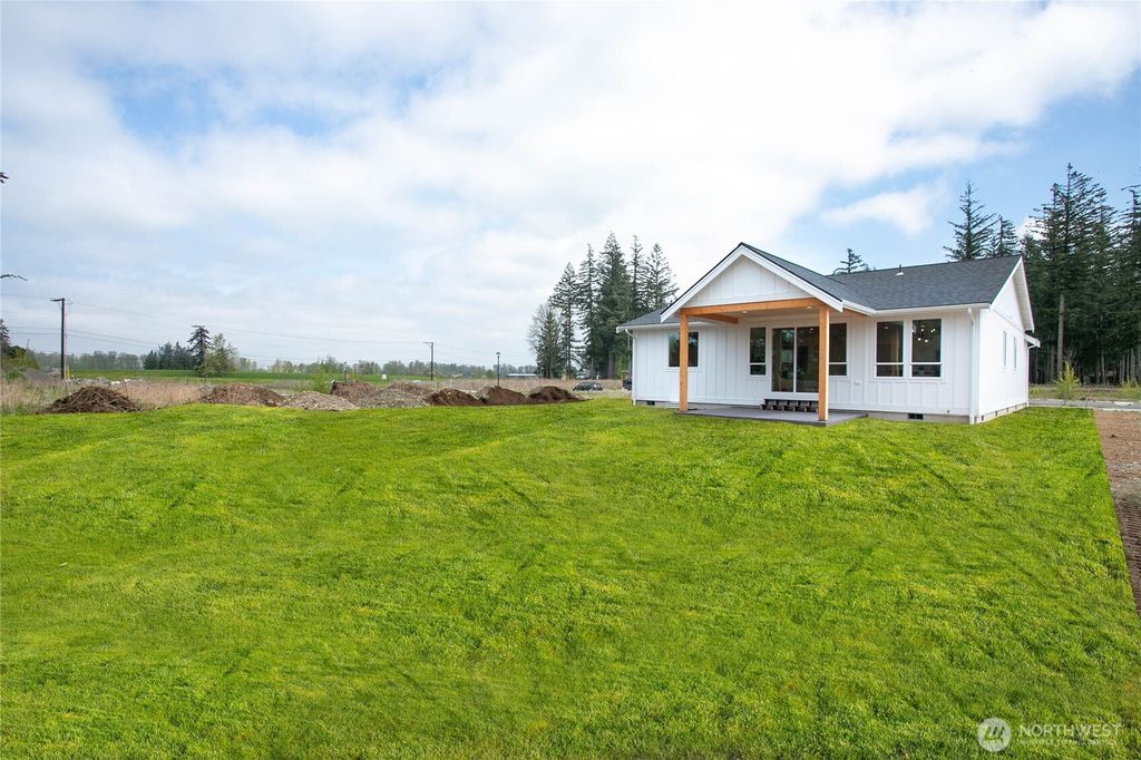 Photo of 412 W 4th Street, Everson, WA 98247 (MLS # 2469506)