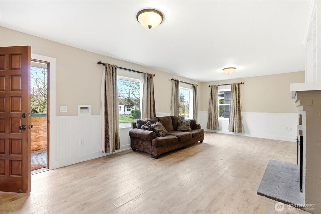 Photo of 1027 Wetmore, Everett, WA 98201 (MLS # 2489826)