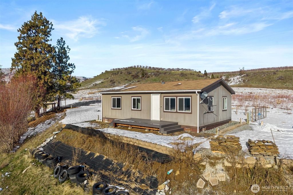 Photo of 565 Boyd Loop Rd Rd, Manson, WA 98831 (MLS # 2465825)