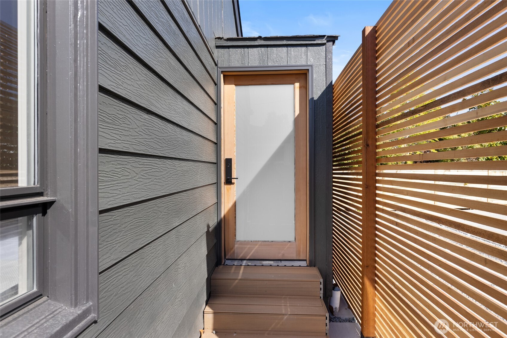 Seattle, Washington 98117, United States, 2 Bedrooms Bedrooms, ,1 BathroomBathrooms,Residential,Active,213473