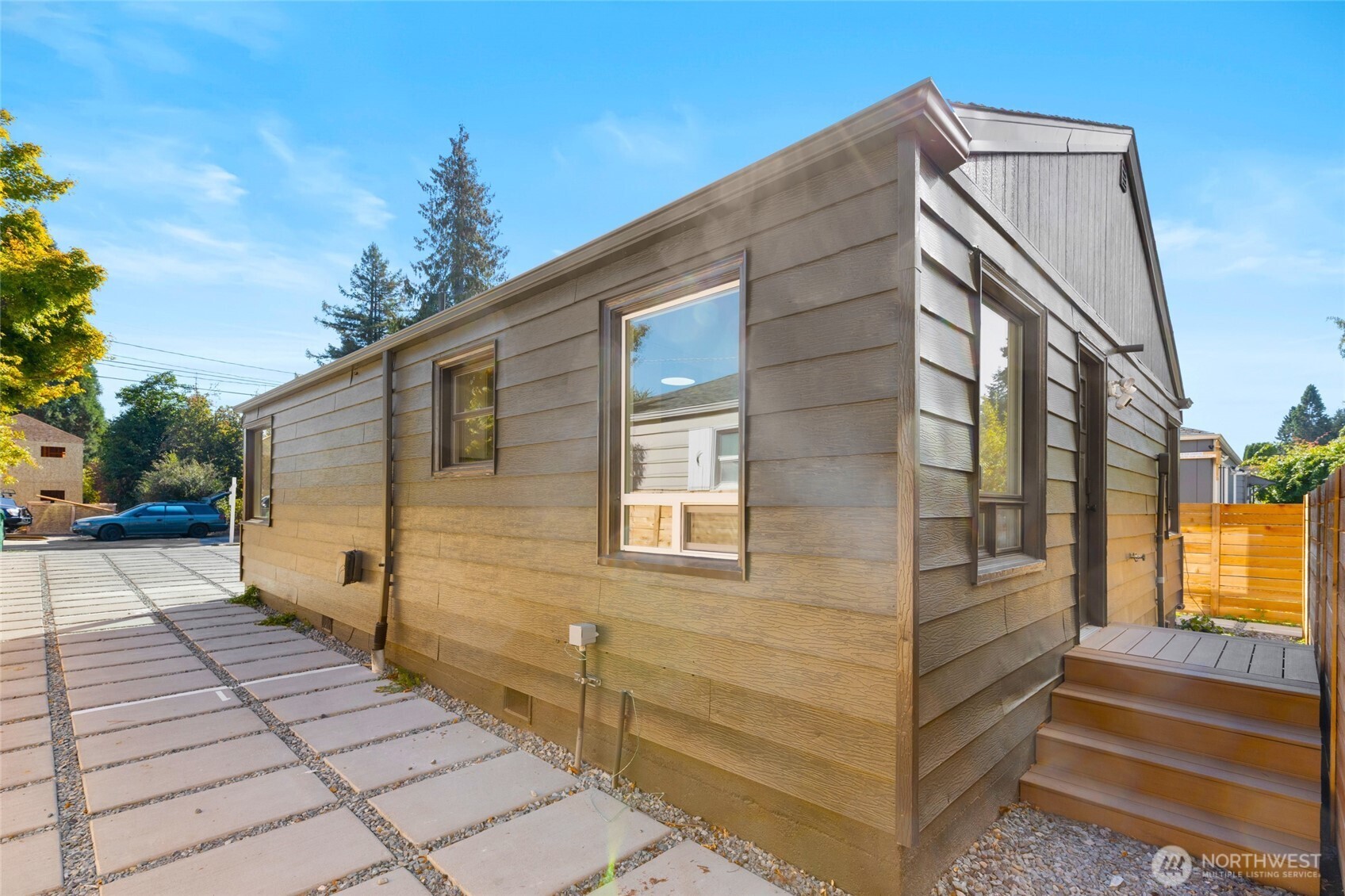 Seattle, Washington 98117, United States, 2 Bedrooms Bedrooms, ,1 BathroomBathrooms,Residential,Active,213473