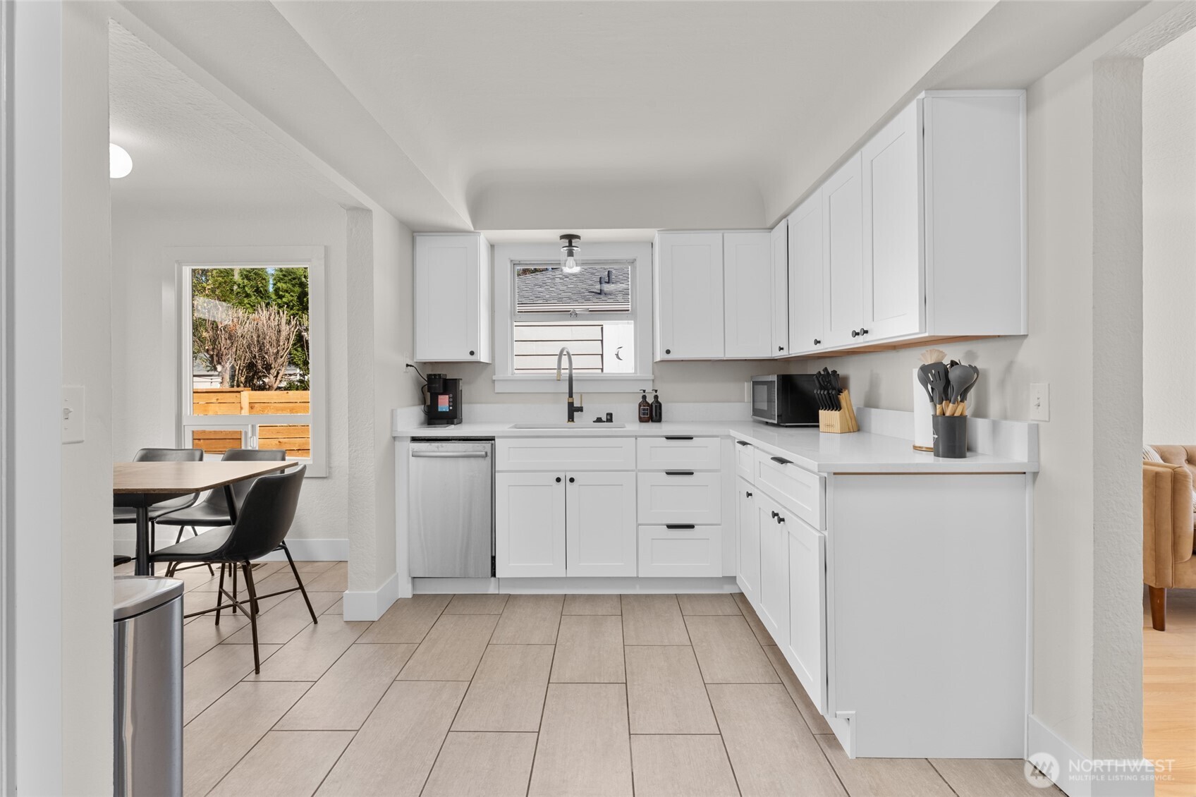 Seattle, Washington 98117, United States, 2 Bedrooms Bedrooms, ,1 BathroomBathrooms,Residential,Active,213473