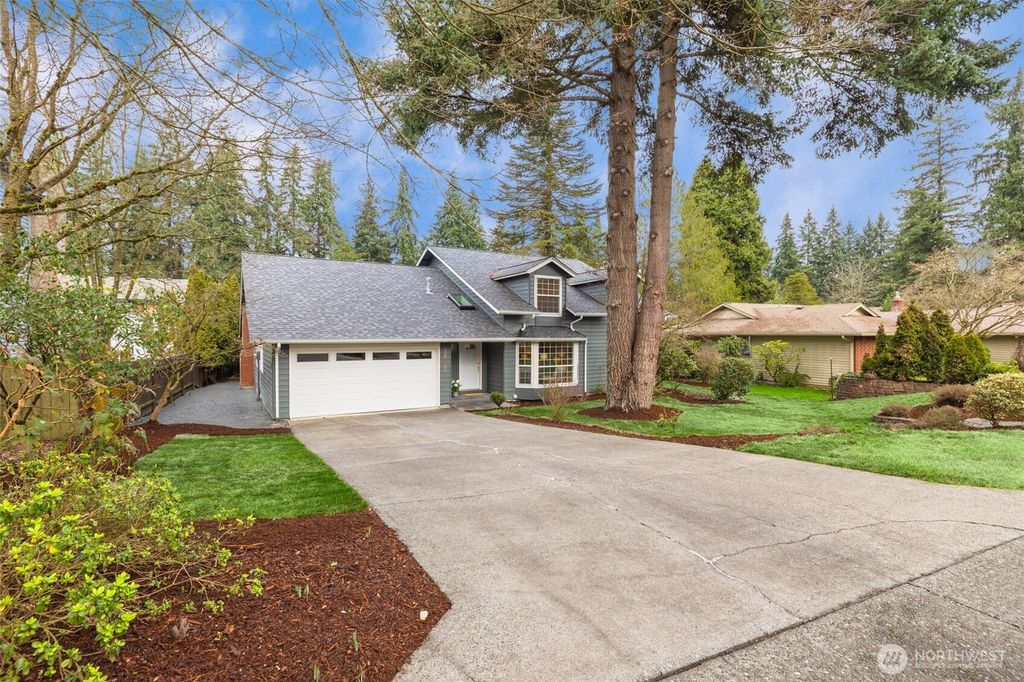 Photo of 32135 32nd Avenue SW, Federal Way, WA 98023 (MLS # 2465380)