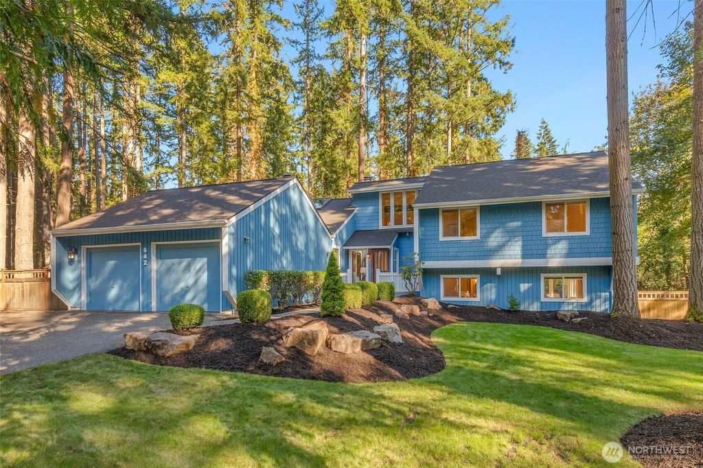 Photo of 642 213th Place NE, Sammamish, WA 98074 (MLS # 2444263)