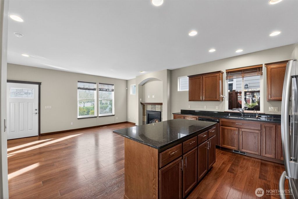 Photo of 4302 25th Street SE, Puyallup, WA 98374 (MLS # 2476061)