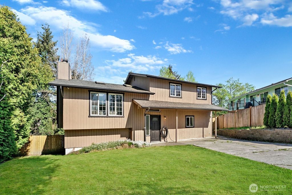 Photo of 217 Capri Place, Everett, WA 98203 (MLS # 2506825)