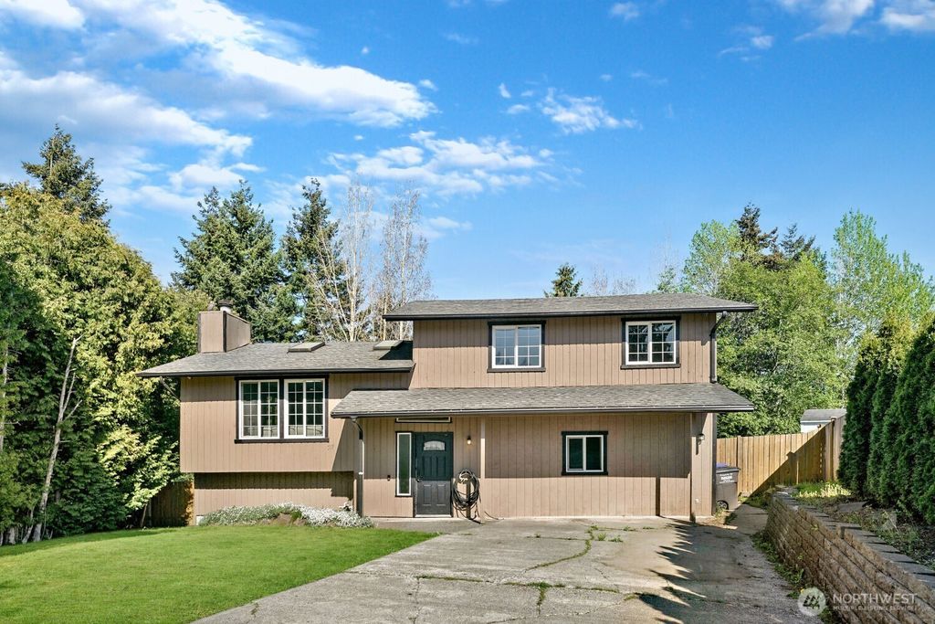 Photo of 217 Capri Place, Everett, WA 98203 (MLS # 2506825)