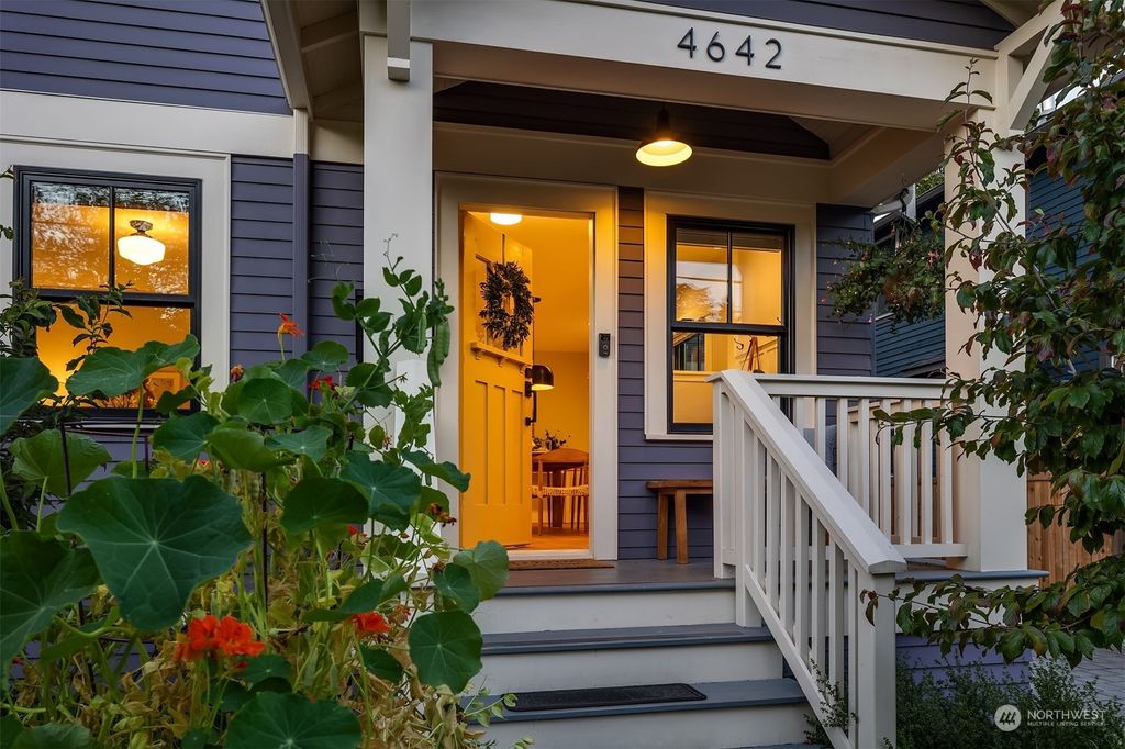 Photo of 4642 1st Avenue NE, Seattle, WA 98105 (MLS # 2261538)