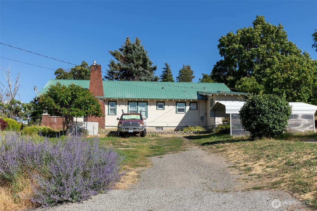 Photo of 2115 Sleepy Hollow Road, Monitor, WA 98836 (MLS # 2547653)