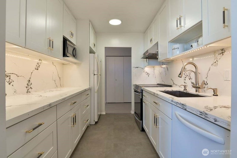 4540 8th Avenue NE 1605