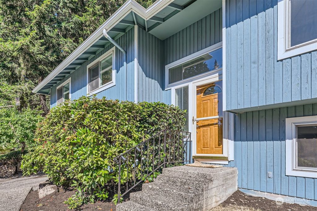 Photo of 6700 178th Place SW, Lynnwood, WA 98037 (MLS # 2255043)