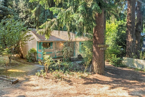 Photo of 15825 76th Place NE, Kenmore, WA 98028 (MLS # 2575092)