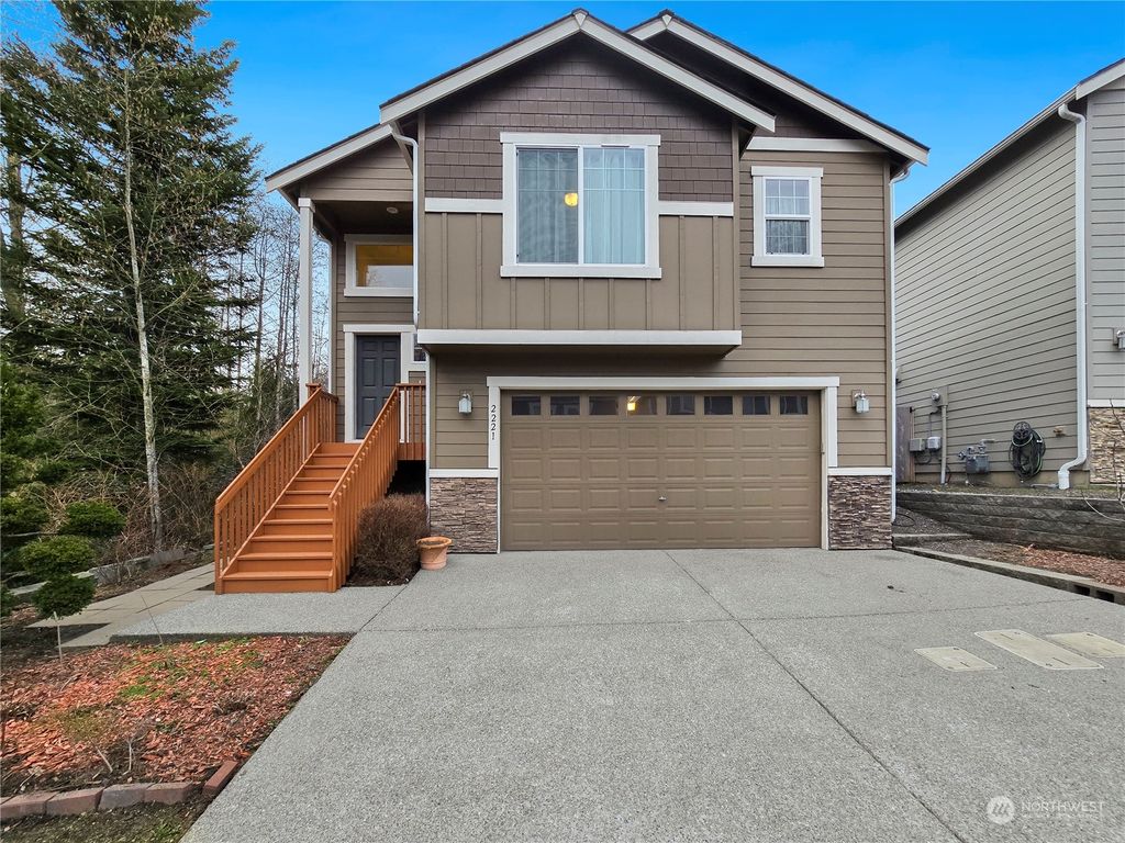 Photo of 2221 147th Street SW, Lynnwood, WA 98087 (MLS # 2202069)
