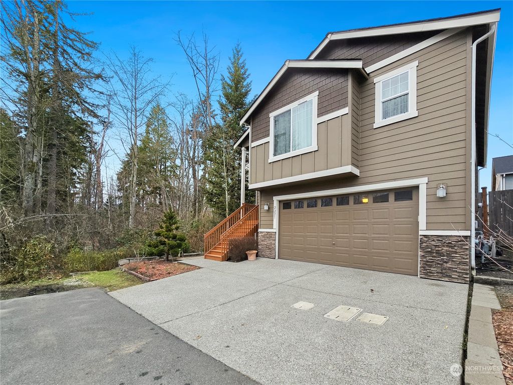 Photo of 2221 147th Street SW, Lynnwood, WA 98087 (MLS # 2202069)