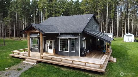 Photo of 14640 164th Lane SE, Rainier, WA 98576 (MLS # 2507675)