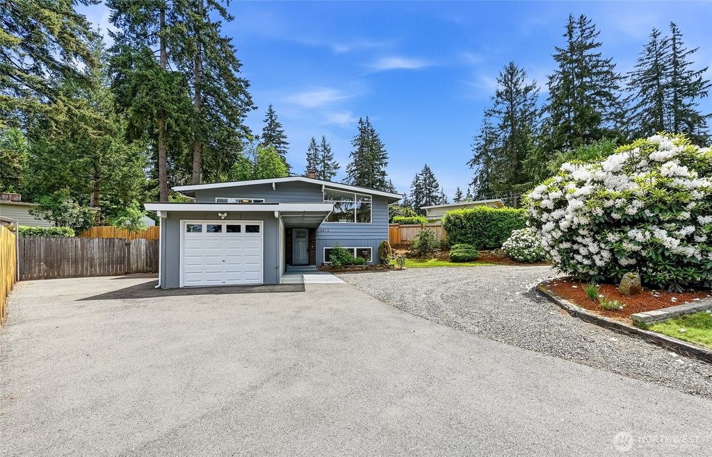 Photo of 3872 139 Avenue SE, Bellevue, WA 98006 (MLS # 2523412)