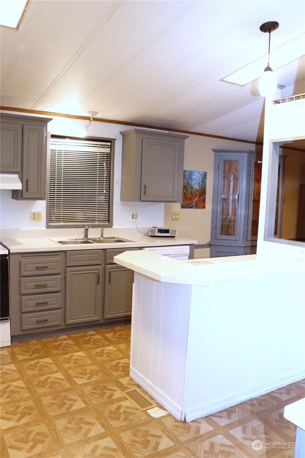 listing image 9367641891075226825