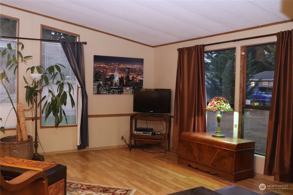 listing image 9368253481497457222