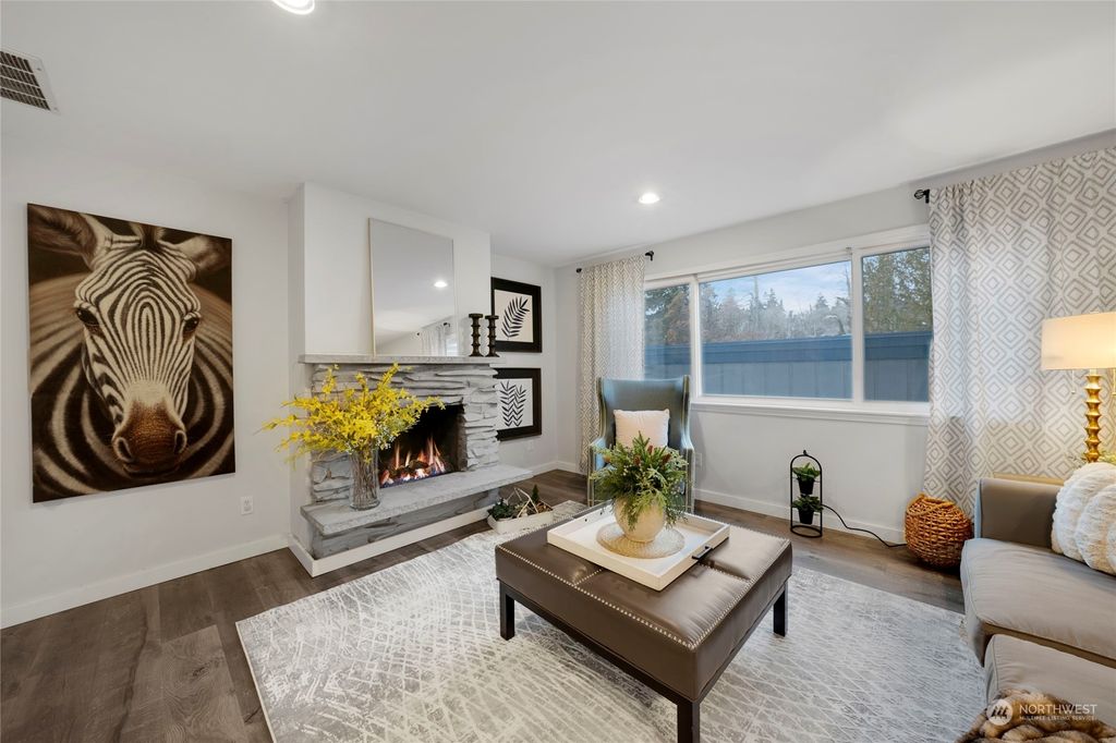 Photo of 2319 S Pinebrook Lane #18, Des Moines, WA 98198 (MLS # 2328965)