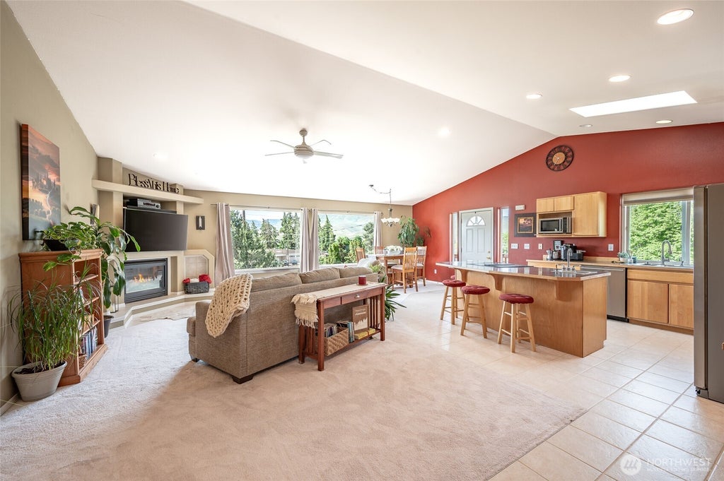 Photo of 316 Easy Street, Wenatchee, WA 98801 (MLS # 2521588)