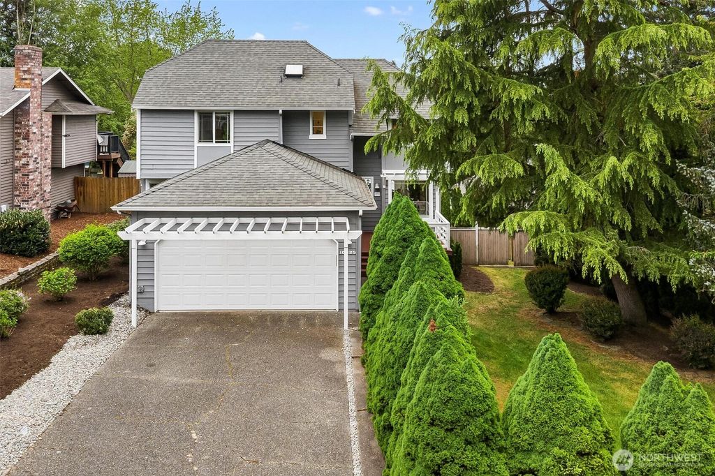 Photo of 10825 158th Court NE, Redmond, WA 98052 (MLS # 2511747)