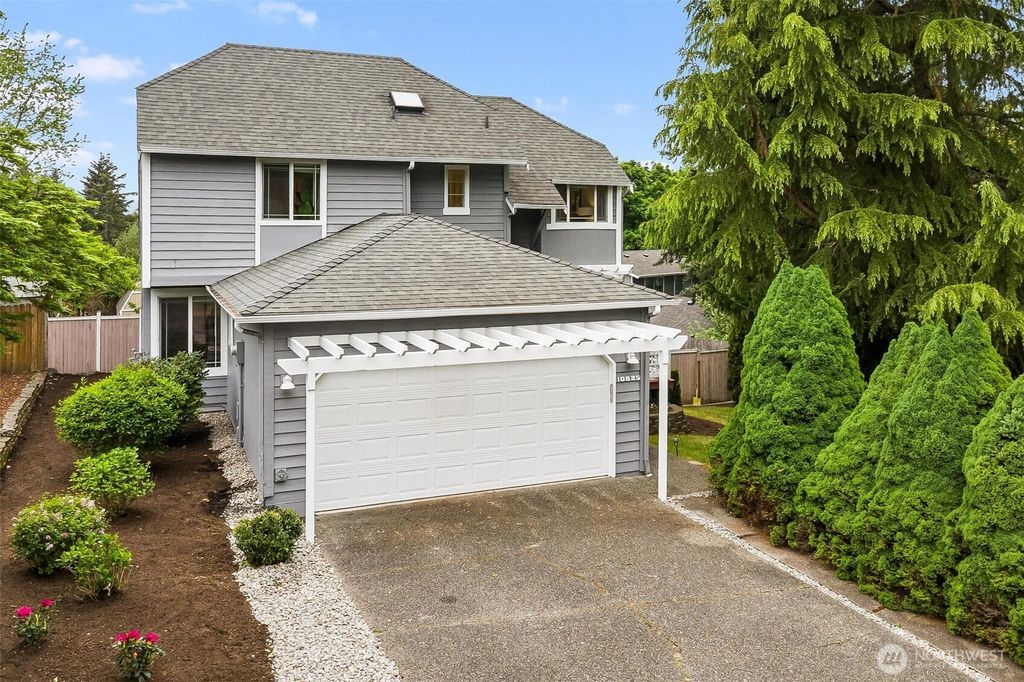 Photo of 10825 158th Court NE, Redmond, WA 98052 (MLS # 2511747)