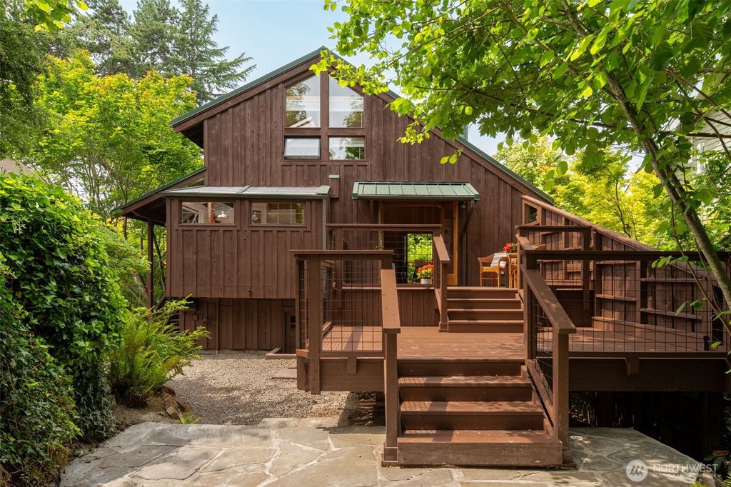 Photo of 181 34th Avenue E, Seattle, WA 98112 (MLS # 2398199)