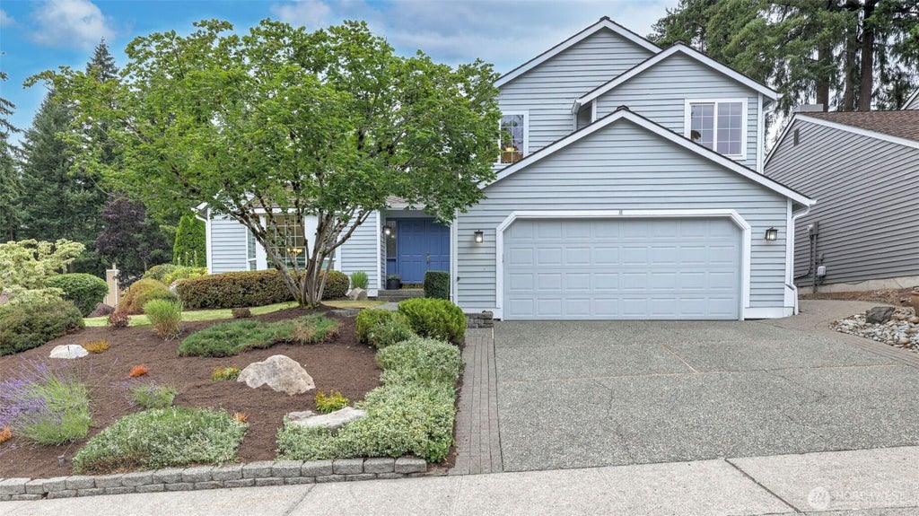 Photo of 23900 SE 42nd Place, Sammamish, WA 98029 (MLS # 2549423)