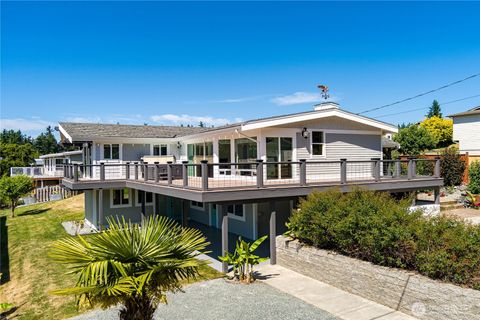 Photo of 2735 Evening Glory Court, Clinton, WA 98236 (MLS # 2496374)