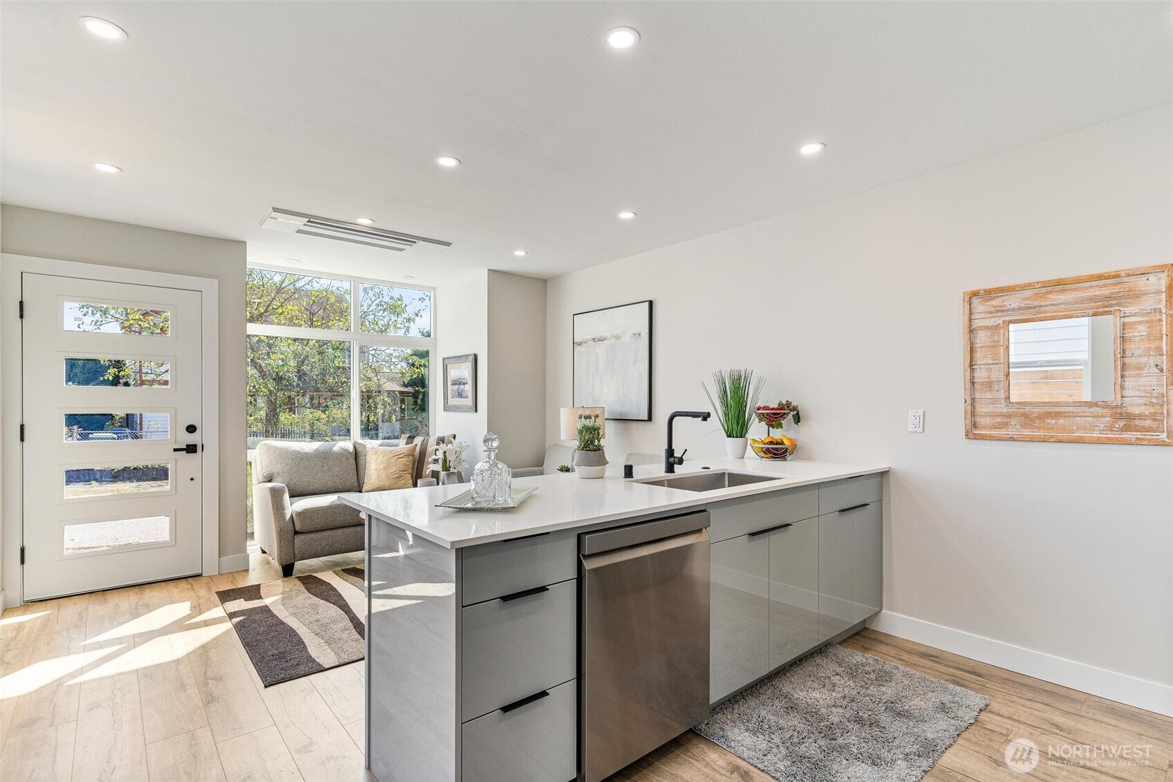 1616 S Juneau Street