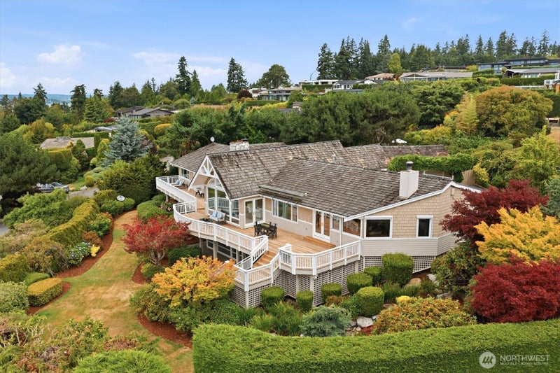 8900 NE 16th Street