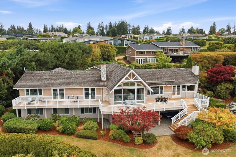 8900 NE 16th Street