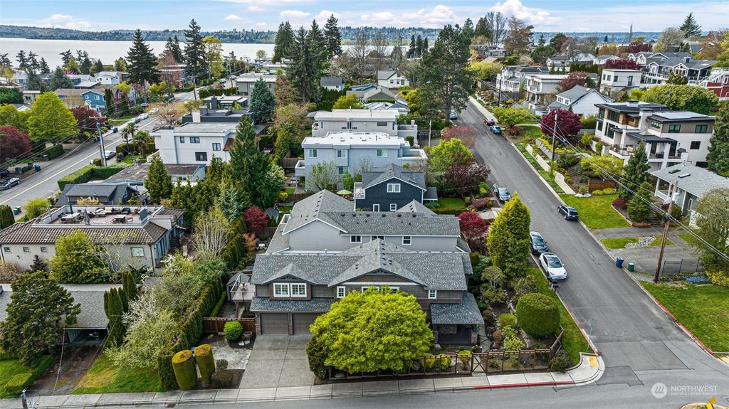 Photo of 245 8th Avenue, Kirkland, WA 98033 (MLS # 2220561)