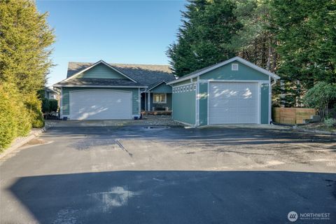 Photo of 598 Mount Olympus Avenue SE, Ocean Shores, WA 98569 (MLS # 2469548)