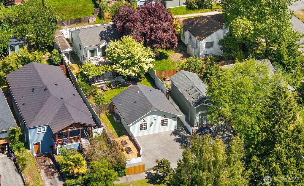 Photo of 5648 38th Avenue SW, Seattle, WA 98126 (MLS # 2384220)