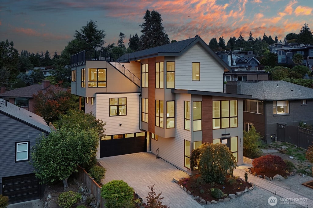Photo of 2410 NW Neptune Place, Seattle, WA 98117 (MLS # 2580785)