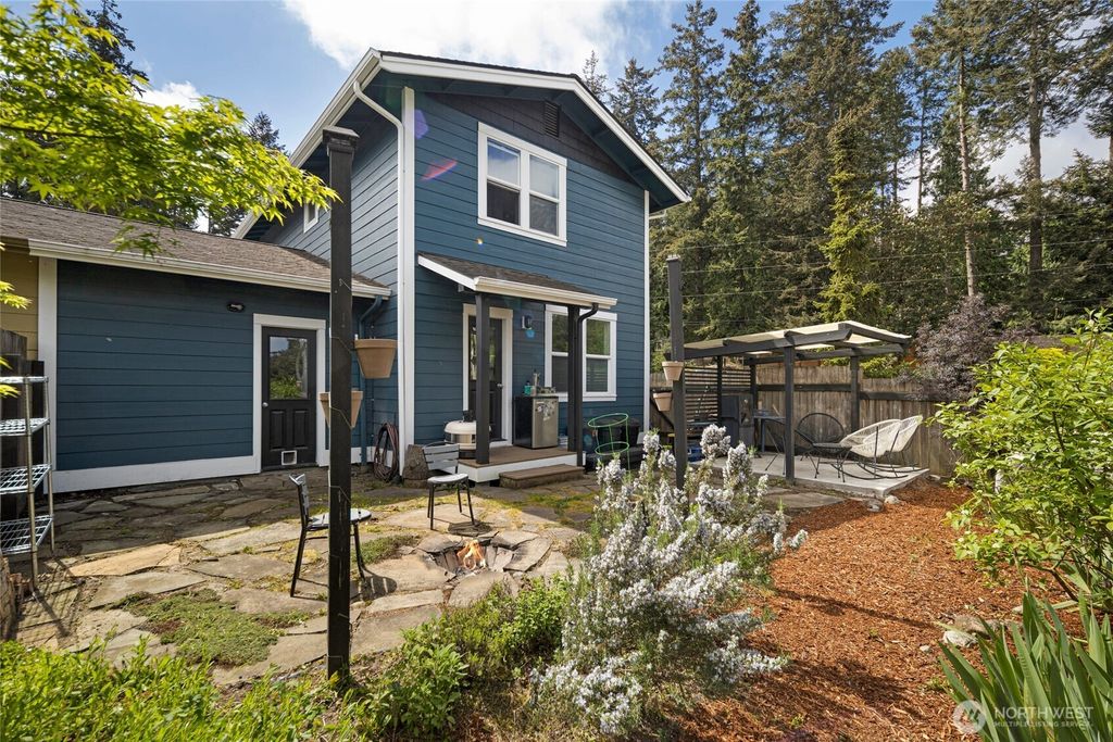 Photo of 1014 Park Street #1A, Friday Harbor, WA 98250 (MLS # 2521805)