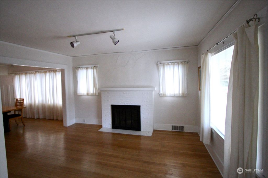 Photo of 1514 Warren Avenue N, Seattle, WA 98109 (MLS # 2147808)