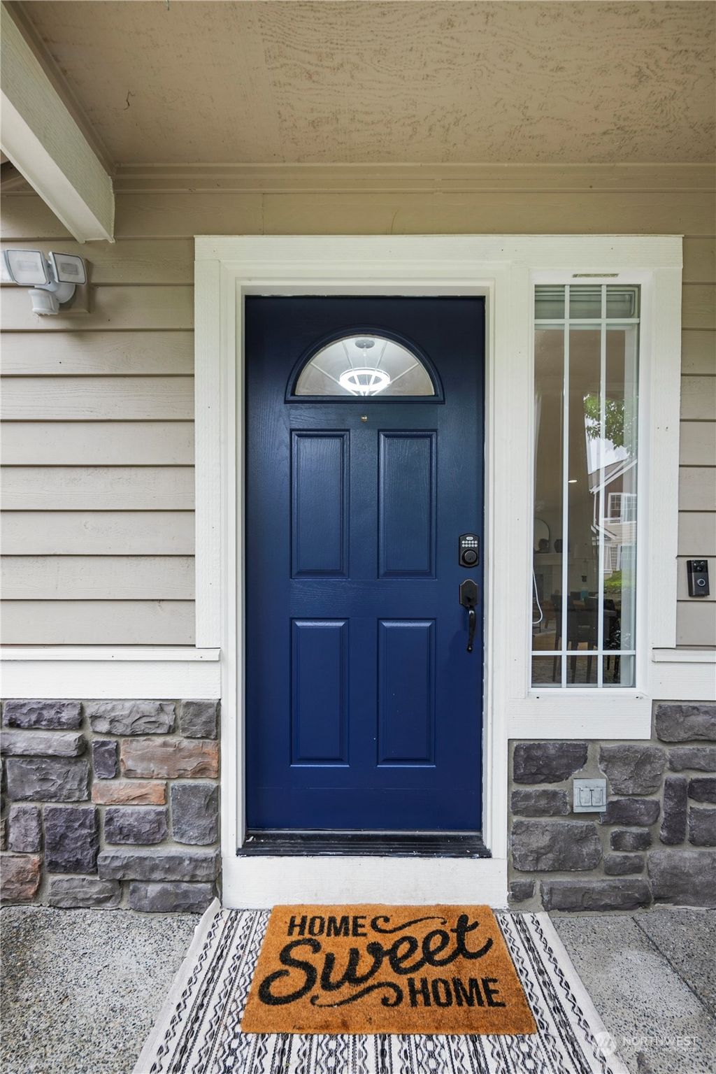 Photo of 23307 NE 8th Place, Sammamish, WA 98074 (MLS # 2256016)