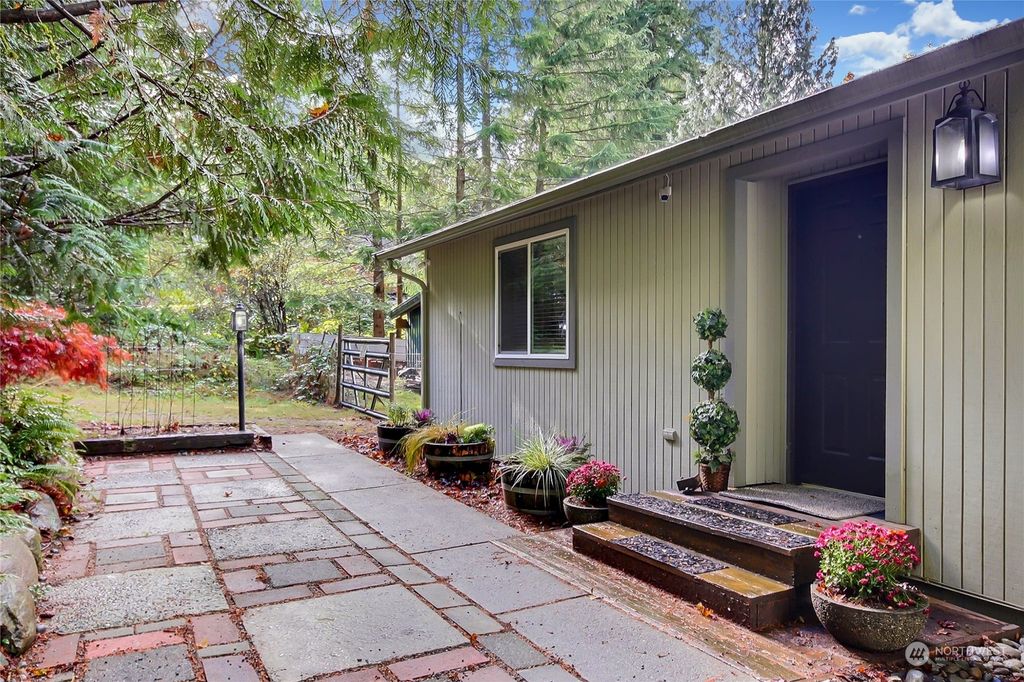 Photo of 26911 312th Avenue SE, Ravensdale, WA 98051 (MLS # 2012747)