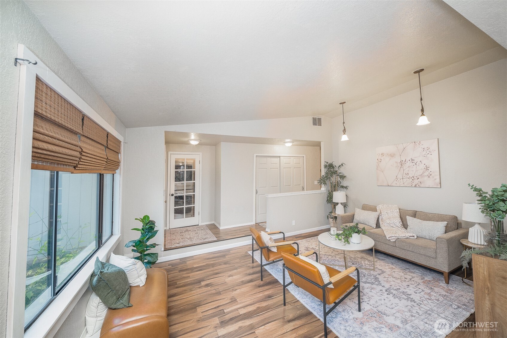 809 Cardigan Street NW