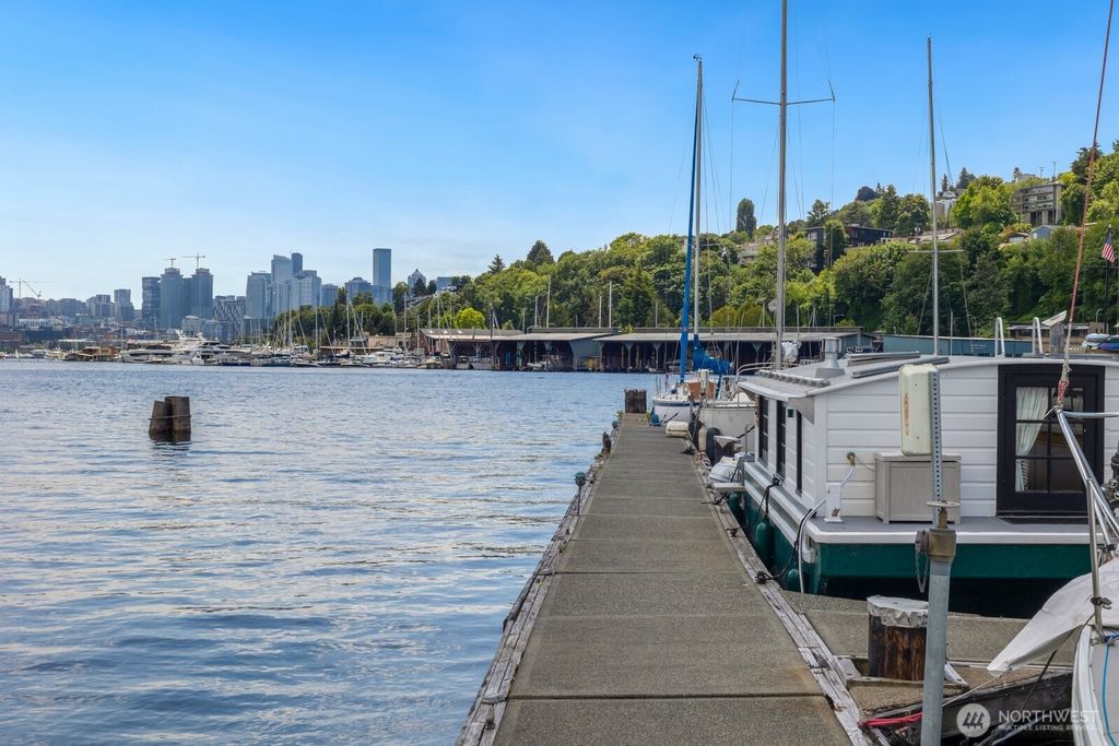 Photo of 1101 N Northlake Way #41, Seattle, WA 98103 (MLS # 2353203)