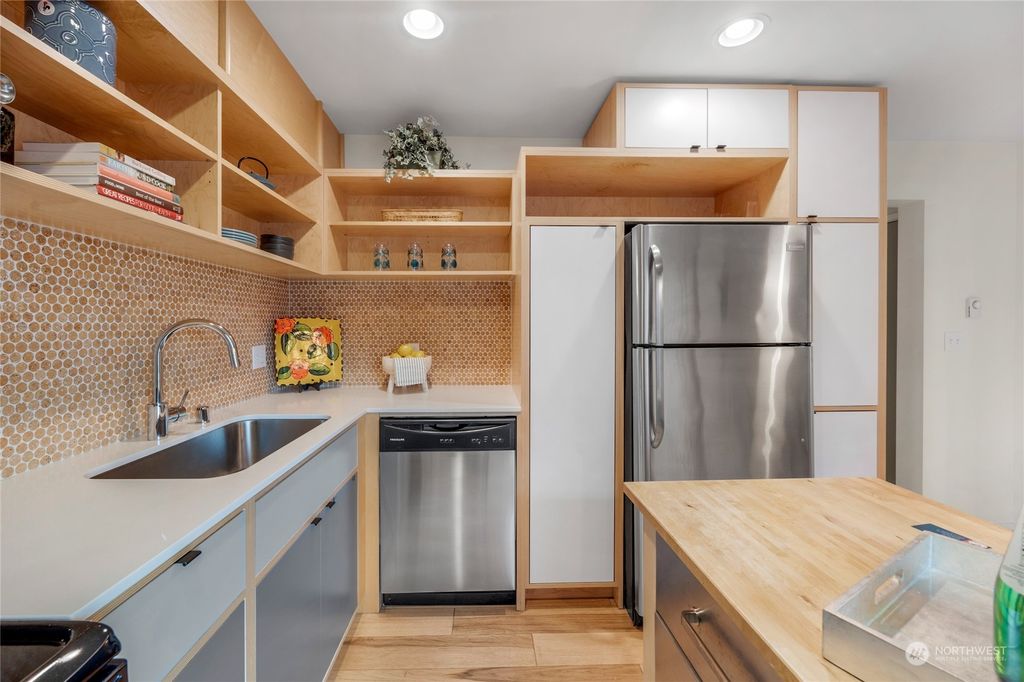 Photo of 1601 B S Main Street, Seattle, WA 98144 (MLS # 2313531)