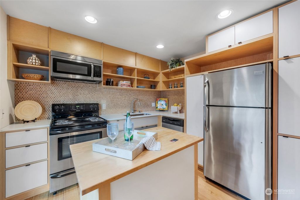 Photo of 1601 B S Main Street, Seattle, WA 98144 (MLS # 2313531)