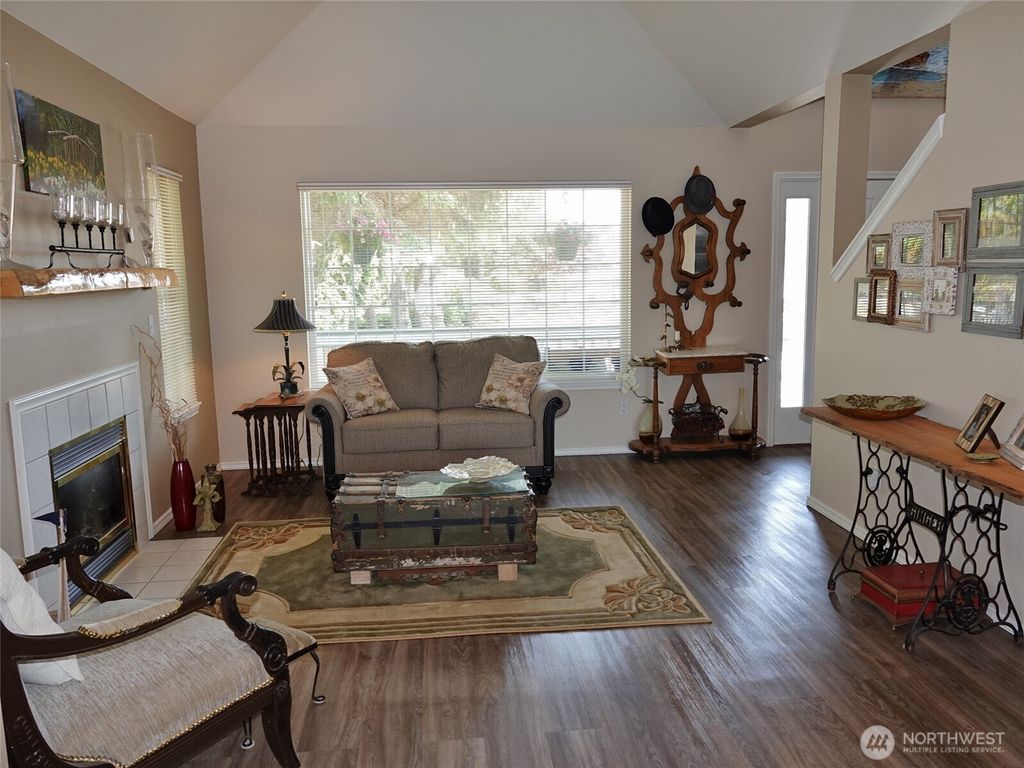 listing image 9368976762353653891