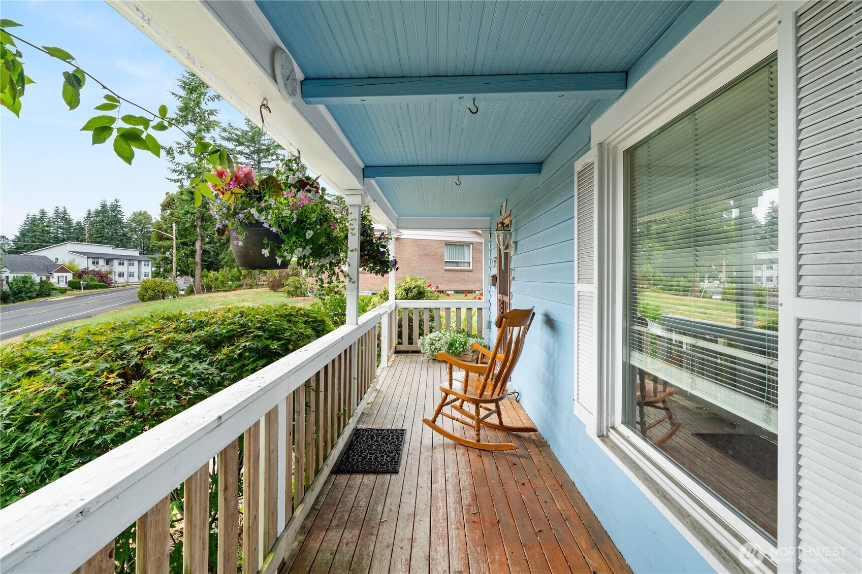 516 W Pioneer Avenue