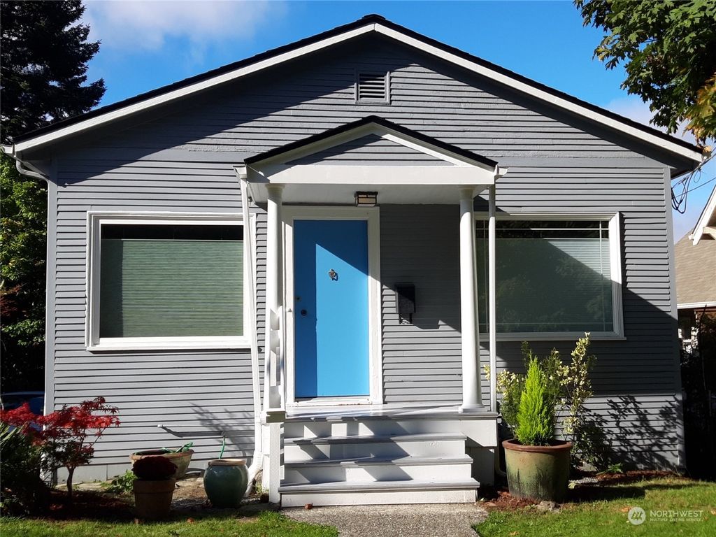 Photo of 1519 32nd Avenue, Seattle, WA 98122 (MLS # 2202819)